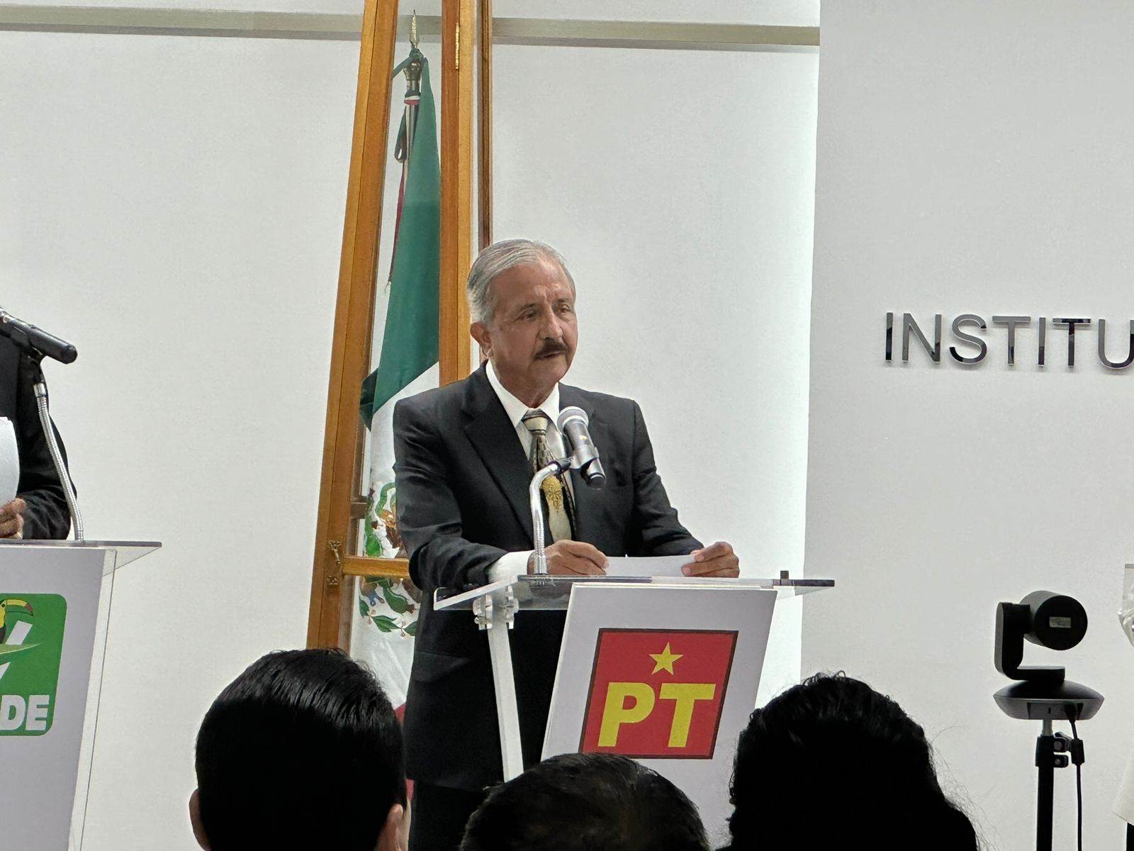 Jesús Estrada Ferreiro en el debate de candidatos al Senado de la República. FOTO: Cortesía.