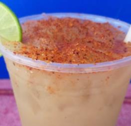 Tejuino: la bebida tradicional en Mazatlán que mitiga el intenso calor