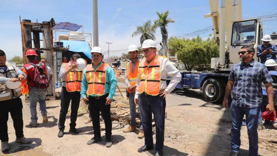 Rocha supervisa obras viales en Mazatlán