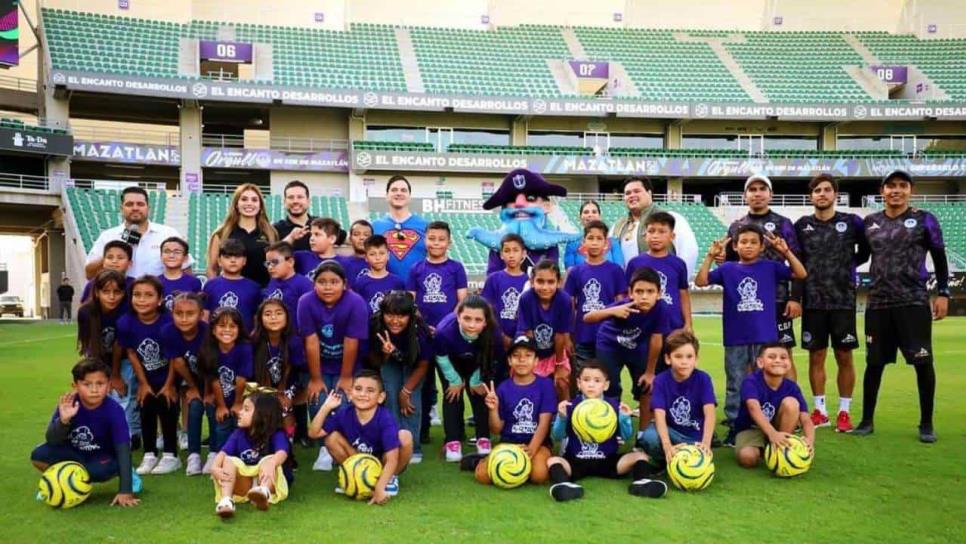 Inauguran Copa Mazatlán en el Estadio El Encanto