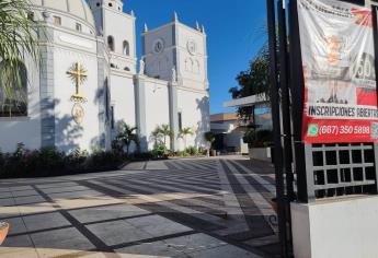 ¿Lo envió la Santa Muerte? Así gritaba el sujeto que tumbó los santos en la Iglesia del Padre Cuco | VIDEO