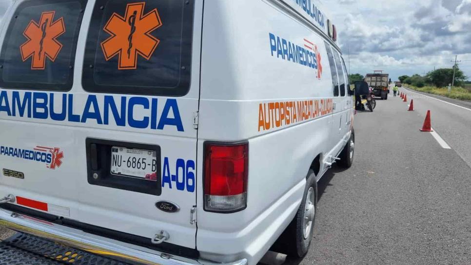 Se accidenta autobús de pasajeros contra un tráiler en la Maxipista 