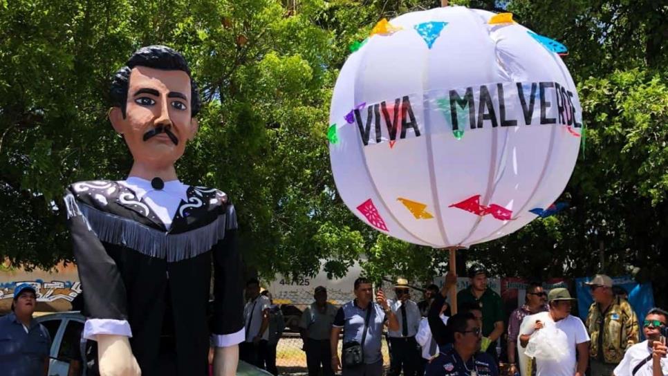 Por el Día de Jesús Malverde creyentes hacen fiesta en su capilla en Culiacán 