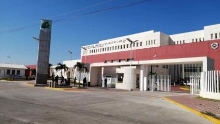 Abandonan en hospital de Mazatlán a hombre levantado y tableado