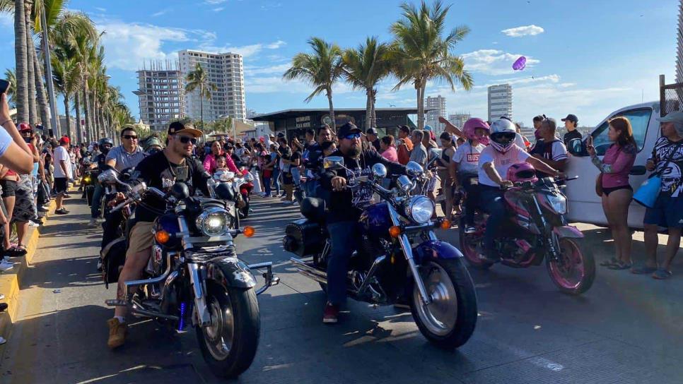 Todo un éxito el tradicional desfile de motocicletas en Mazatlán; miles de bikers participan