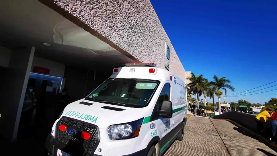 El hombre sufrió un intento de asesinato en el IMSS de Los Mochis.