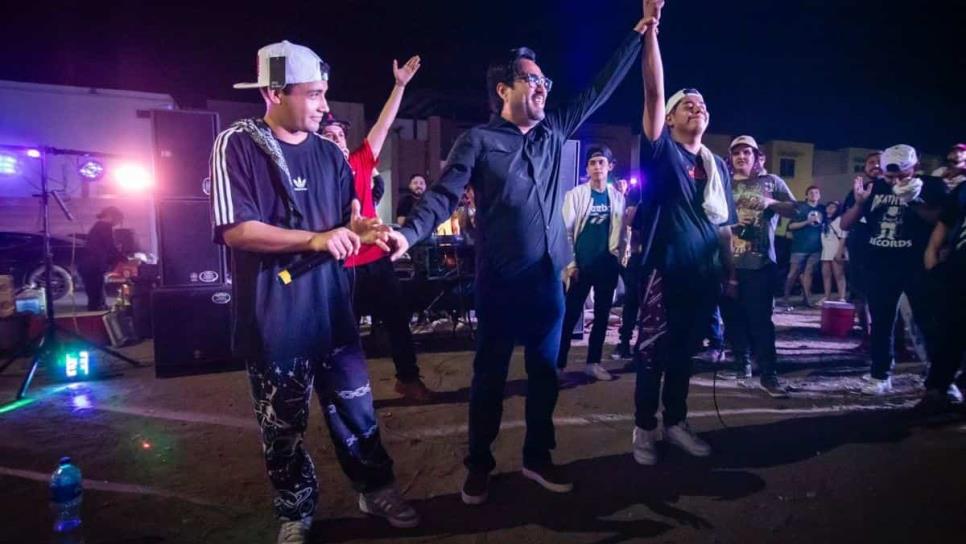 Juan de Dios Gámez Mendívil asiste a  evento de freestyle rap en Culiacán