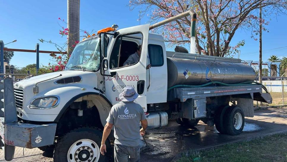 JAPAMA: en pipas llevan agua a estas comunidades de Ahome