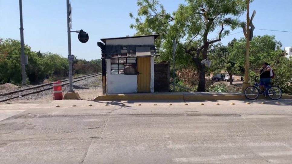 Buscan activar casetas de vigilancia en pasos ferroviarios de Mazatlán para prevenir accidentes