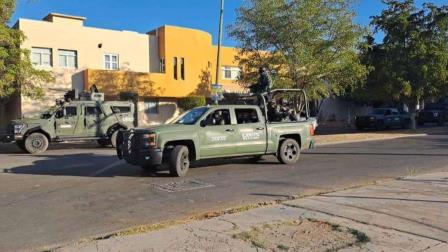 Tras asegurar un domicilio en un operativo en Culiacán, militares reabren la circulación en la colonia Humaya