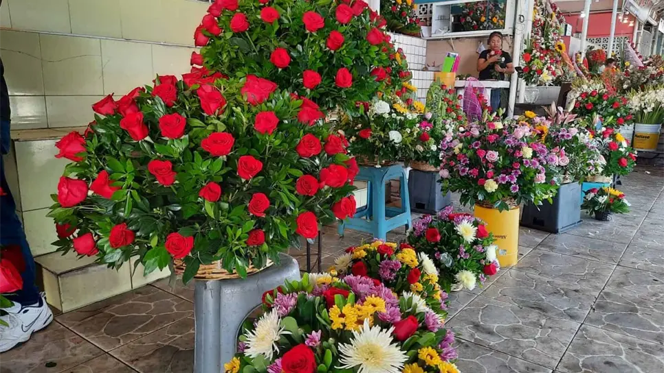 FOTO: Venta de flores en Ahome.