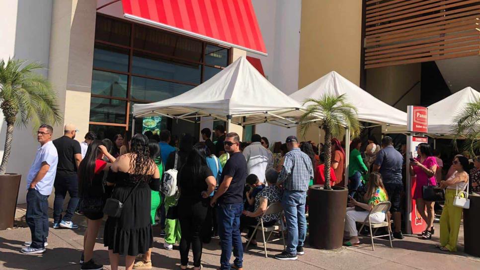 Largas filas en restaurantes de Culiacán por el Día de las Madres
