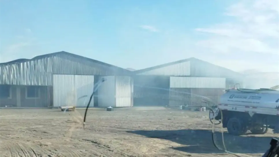 De nuevo se incendian las bodegas de láminas en Culiacán