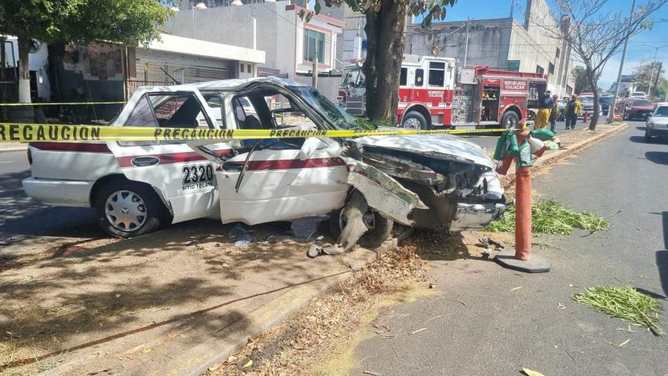 Taxista se infarta y se estrella contra un árbol en Culiacán