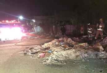 «Maldosos» incendian humilde vivienda en colonia de Mazatlán 