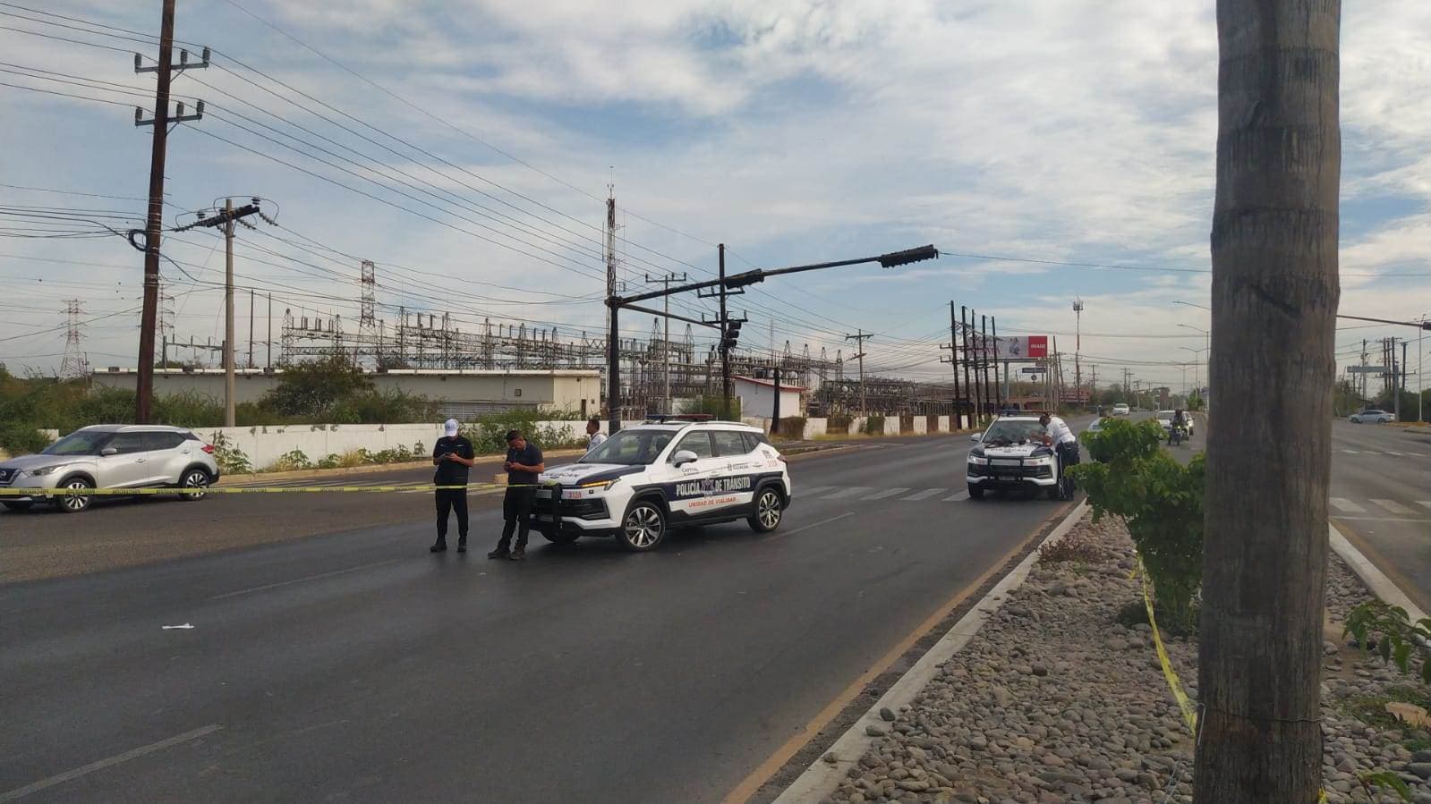 Fallece motociclista embestido por un tráiler en Culiacán. FOTO: José Ángel Beltrán.