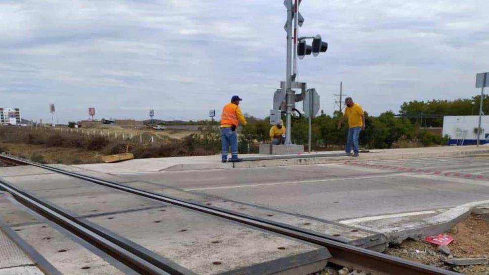 Gestionarán ante Ferromex plumas y casetas para cruces ferroviarios en Mazatlán