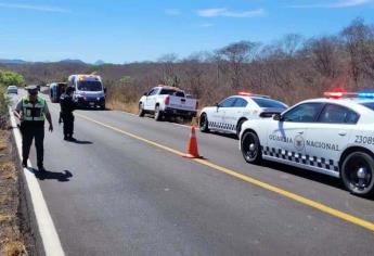 Choque entre tres vehículos y volcadura dejan a dos lesionados en Elota