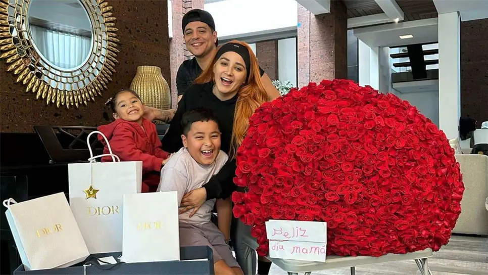 FOTO: Eduin Caz y su familia.