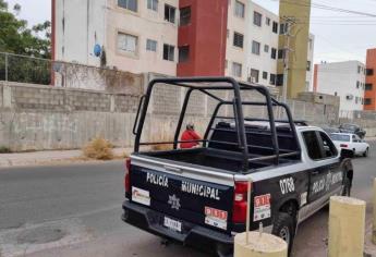 Dos sujetos armados despojan camioneta en un supermercado en el sector Centro Sinaloa