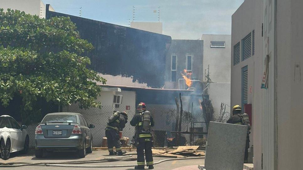 Daños materiales deja el incendio de una taquería al norte de Culiacán