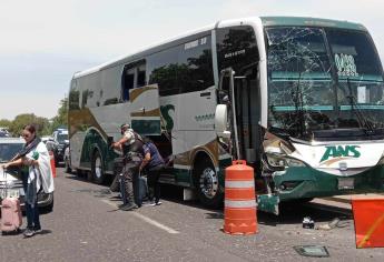 Autobús Norte de Sinaloa provoca carambola en la México 15, en Guasave 