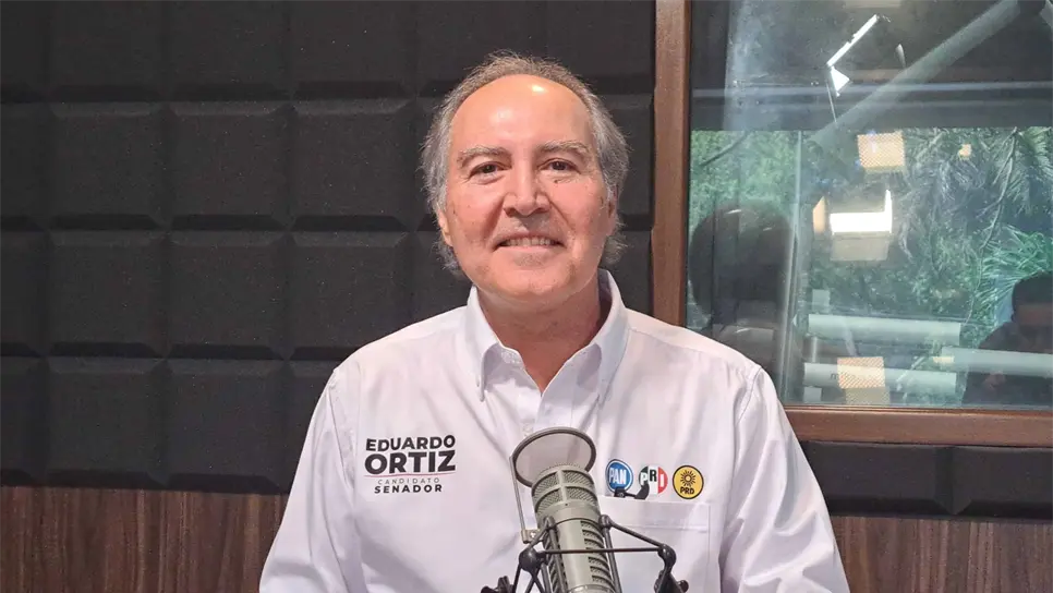 Eduardo Ortiz en el estudio de Luz Noticias. FOTO: Eduardo Bórquez