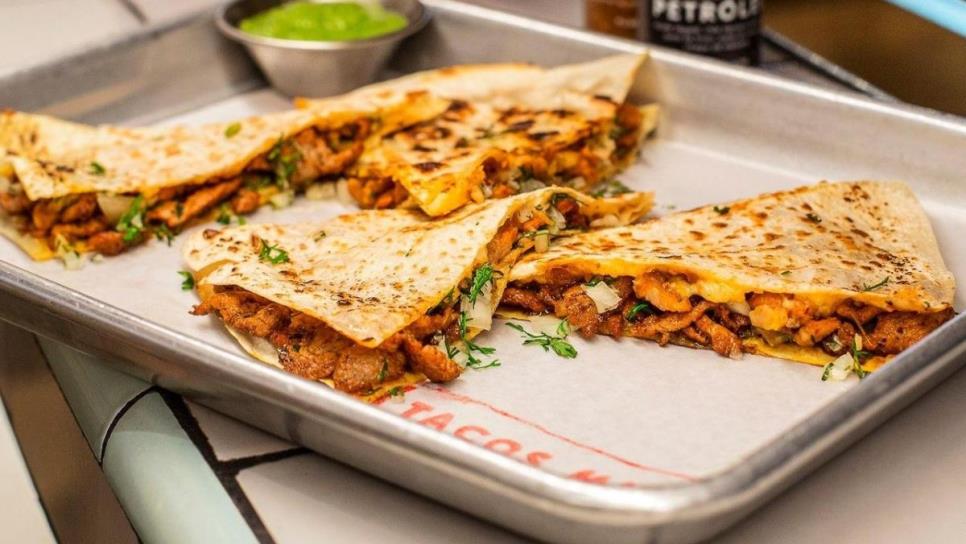 Esta quesadilla de harina con carne al pastor es de las 100 mejores de México, según Taste Atlas