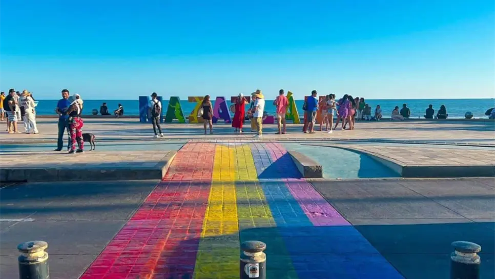 Piden respeto para la comunidad LGBTTIQ+ tras ataques transfóbicos de funcionaria mazatleca