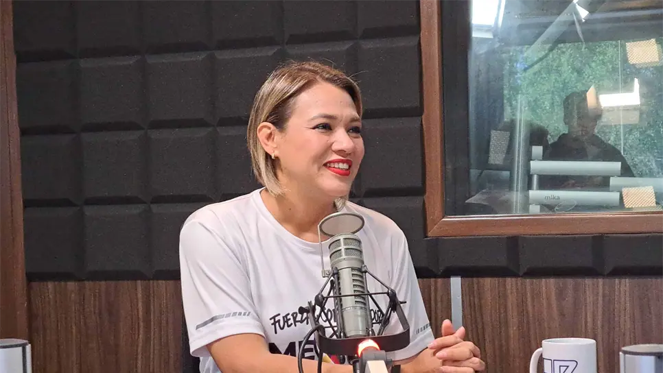 Erika Sánchez en el estudio de Luz Noticias. FOTO: Luz Noticias