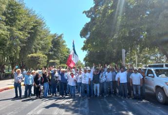 Productores se manifiestan con caravana desde Alhuey hasta el Palacio de Gobierno en Culiacán