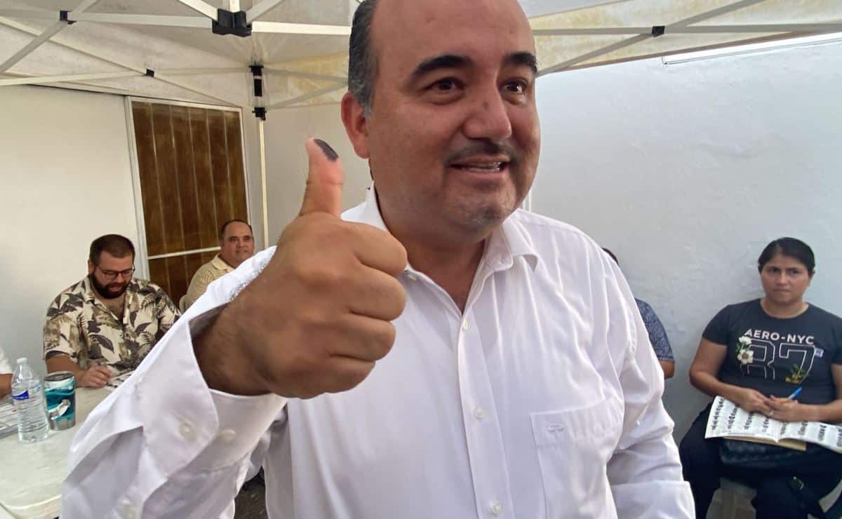 Guillermo Romero ejerce su voto en Mazatlán y confía en una jornada electoral tranquila
