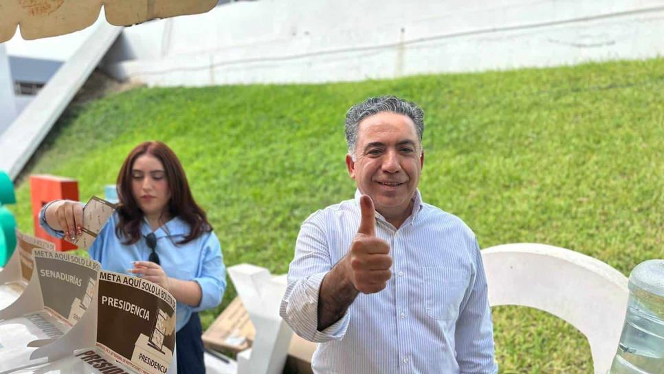 Enrique Inzunza vota junto a su familia en el proceso electoral  2024