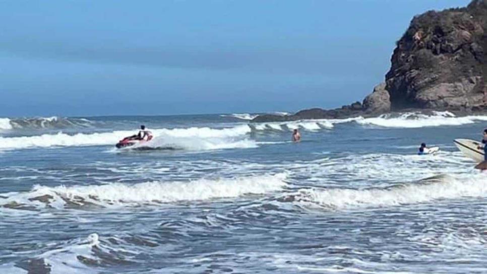 Turista de Aguascalientes muere ahogado en playas de Mazatlán; no hizo caso a recomendaciones 