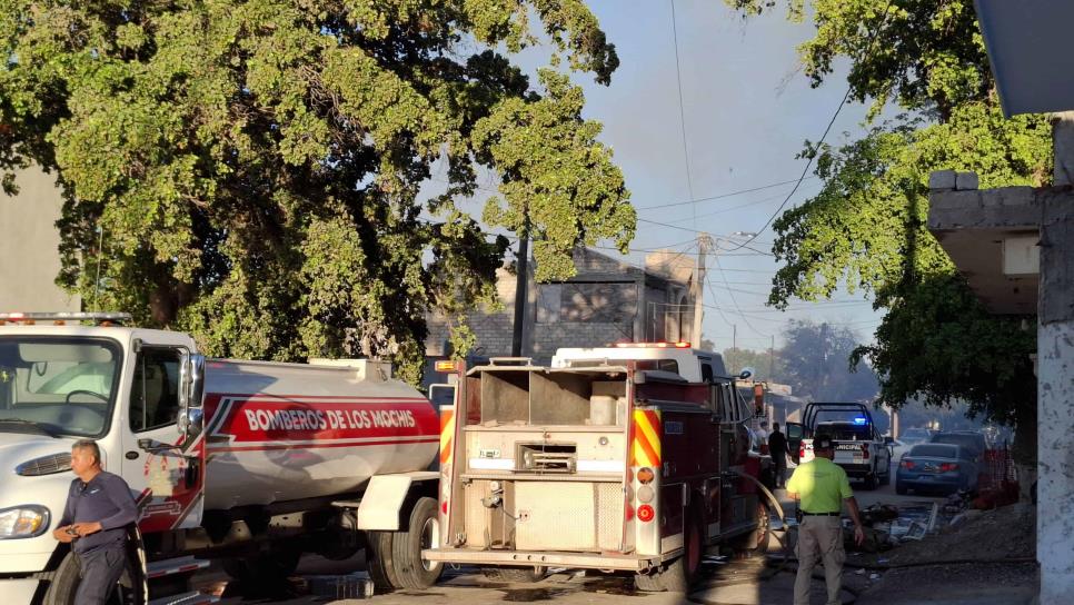 Incendio por quema de basura en Los Mochis moviliza a cuerpos de emergencia
