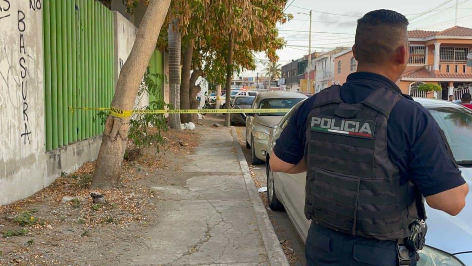 Muere hombre al caer de techumbre en campos deportivos de Mazatlán