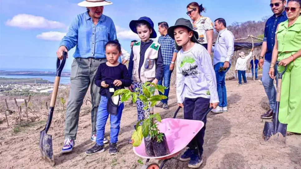 Con megareforestacion del basurón, en Mazatlán celebran el Día Mundial del Medio Ambiente