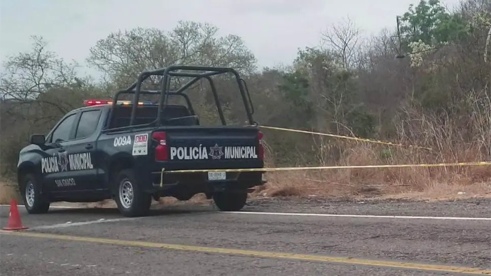 Localizan cadáver «embolsado» por la Mazatlán-Culiacán en San Ignacio
