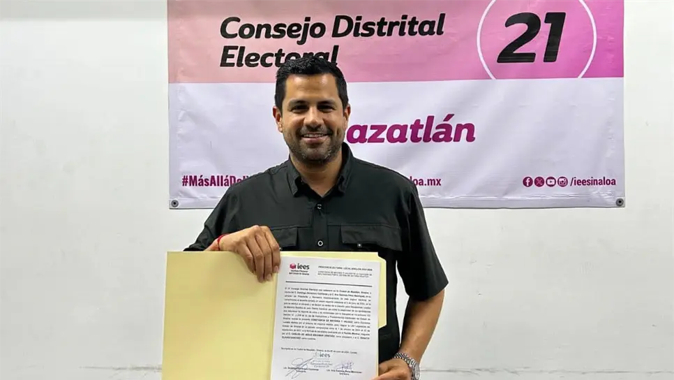 Carlos Escobar se comprometió con ayudar a Mazatlán. FOTO: Cortesía