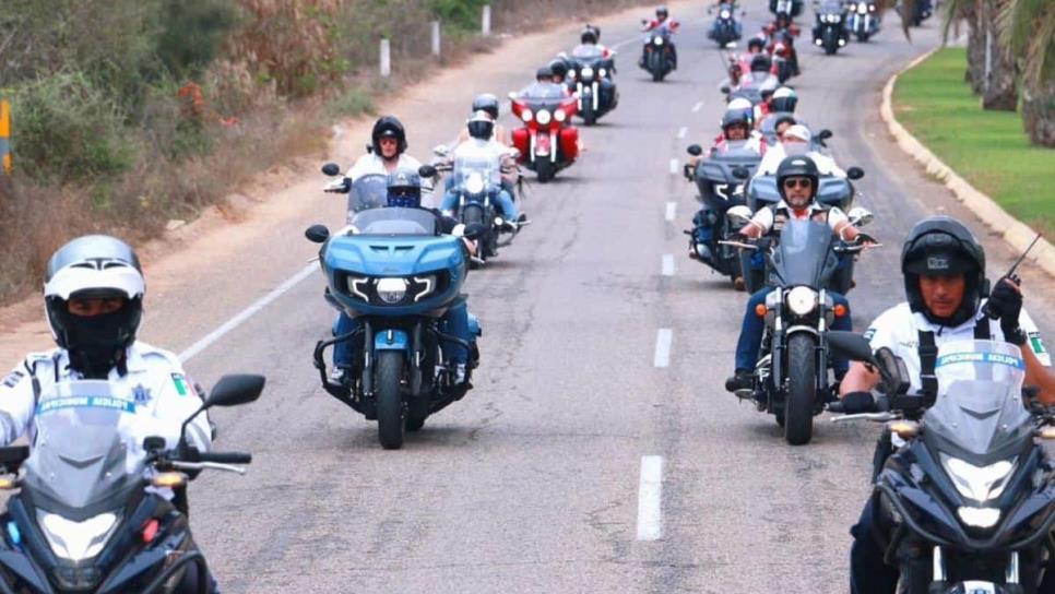 Rugen los motores de 300 motociclistas en Mazatlán durante desfile por malecón