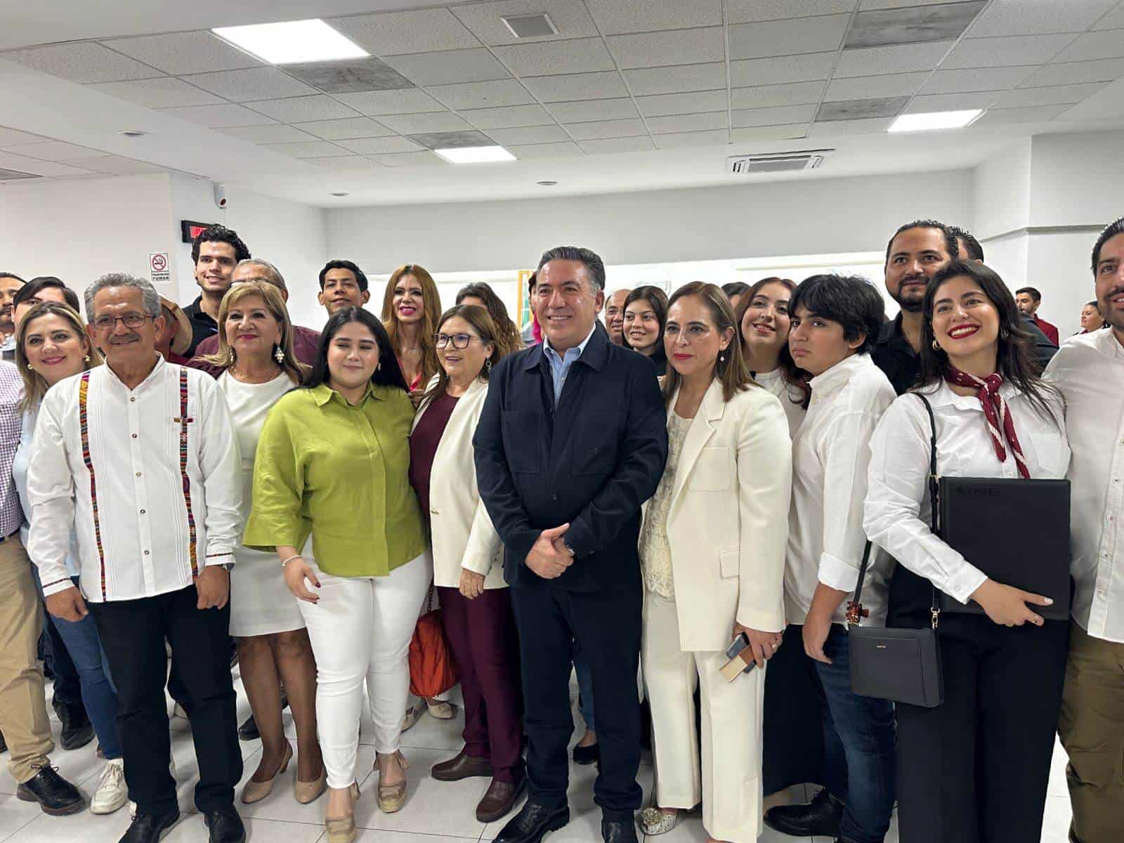 Imelda Castro Castro y Enrique Inzunza Cázarez reciben constancia de mayoría como senadores electos de Sinaloa. FOTO: Heidi Fonseca.
