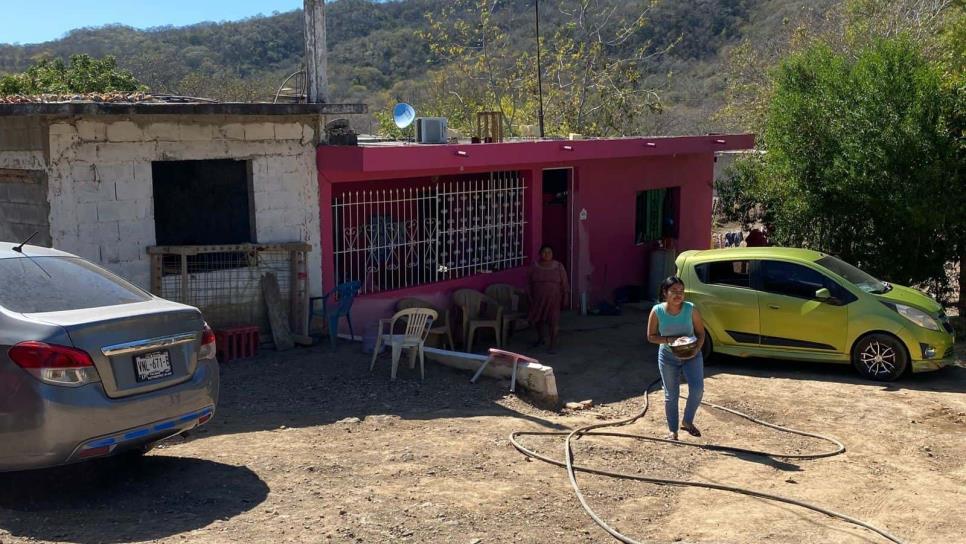 Se agudiza la sequía en comunidades rurales de Mazatlán; abastecen agua con pipas