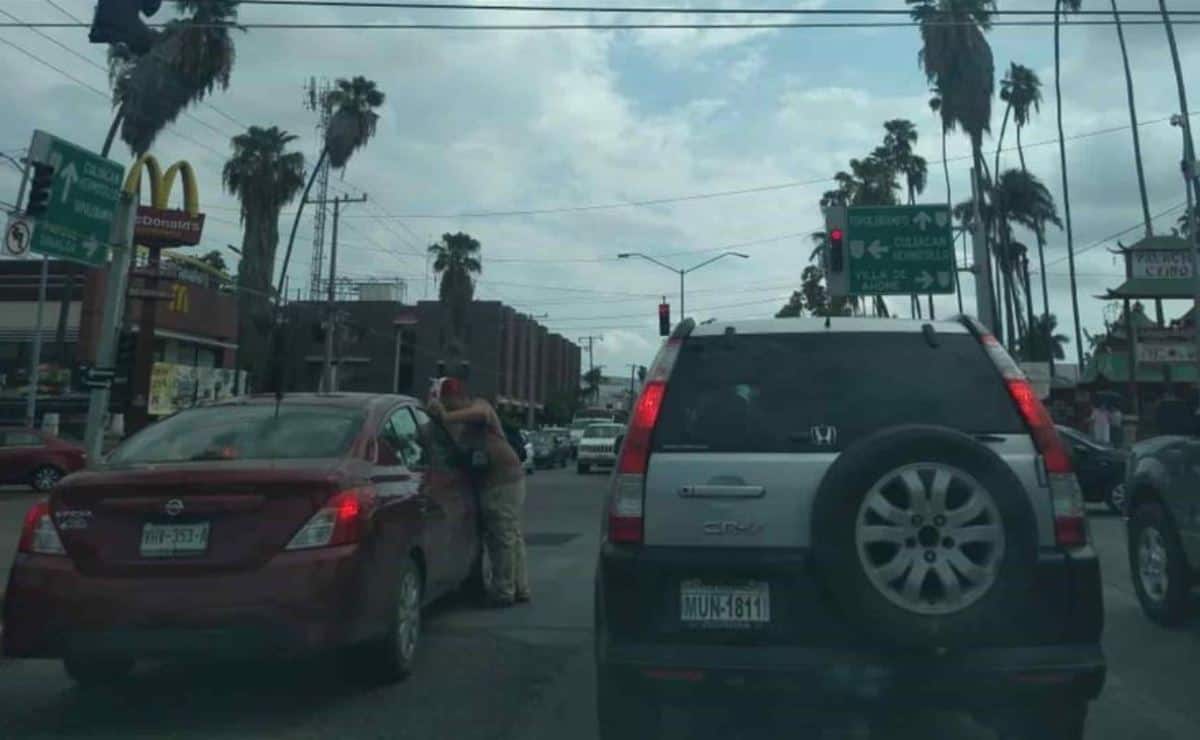 Niños limpiaparabrisas huyen al ver al DIF, lamentan