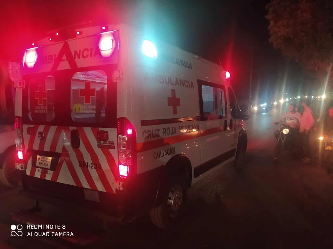 El joven fue rápidamente trasladado al hospital. FOTO: Luz Noticias