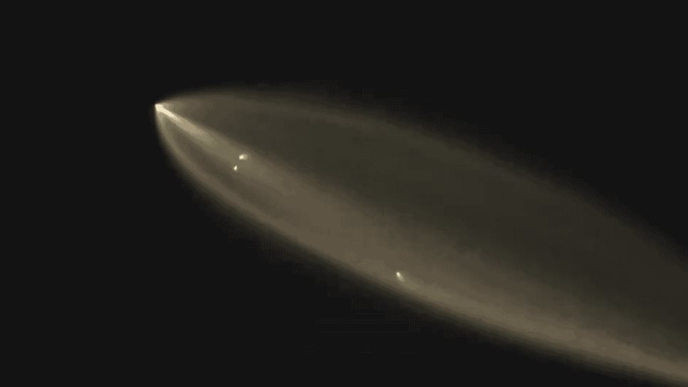 Lanzamiento del Falcon 9 ilumina el cielo del noroeste de México