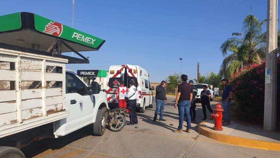 Mujer resulta herida tras ser arrollada por una camioneta en Guasave