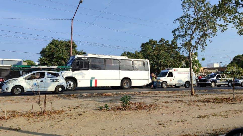 Pasajera de camión muere cuando se dirigía a su casa en Mazatlán