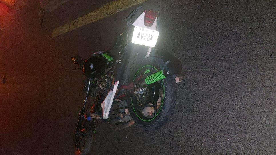 Auto «fantasma» choca a motociclistas y mata al conductor por el Jabalíes, en Mazatlán 