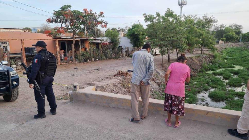 Localizan a hombre asesinado dentro de un canal por la colonia Amistas en Culiacán