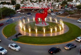 Inauguran oficialmente monumento del venado «El Gran Orgullo» en Mazatlán 